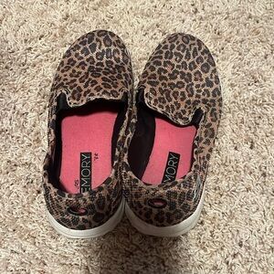 Sketchers Memory Foam Slip-On Sneakers, 8.5 Leopard print